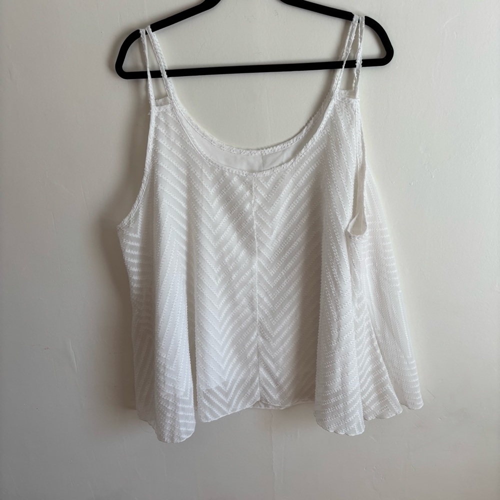 💟 PLUS Cami Tank 💟 - Picture 2 of 4